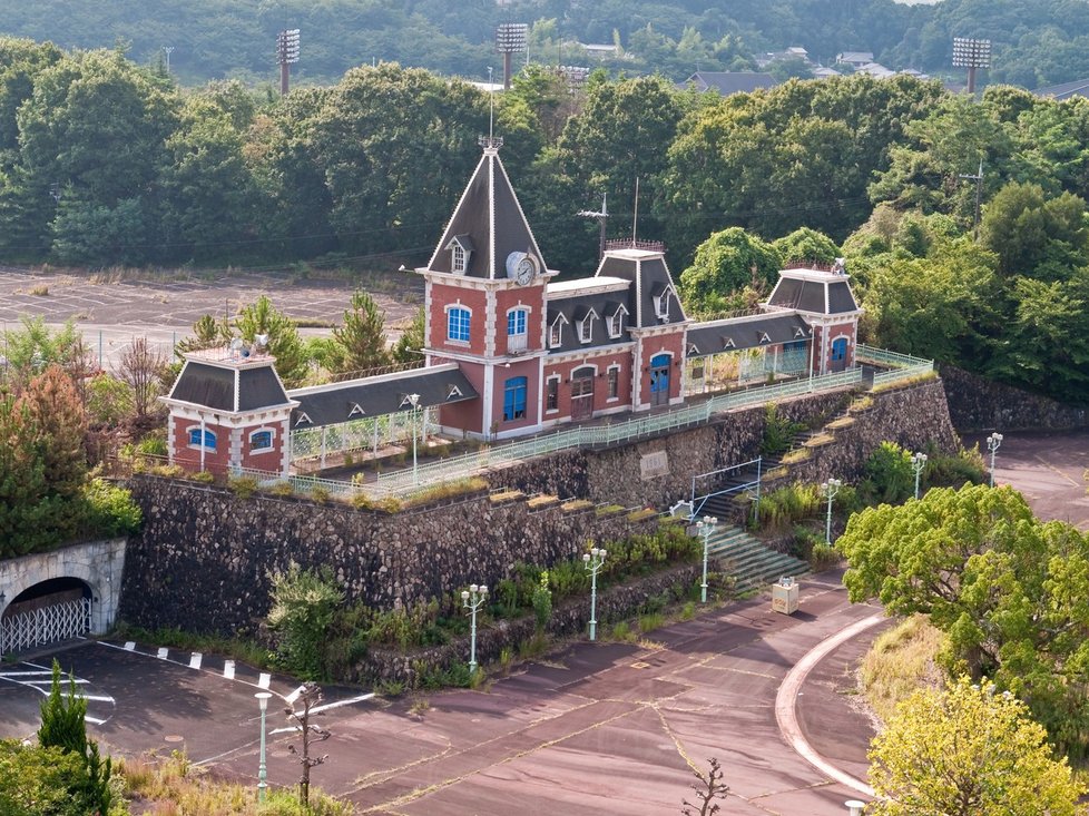 Opuštěný zábavní park Nara Dreamland v Japonsku