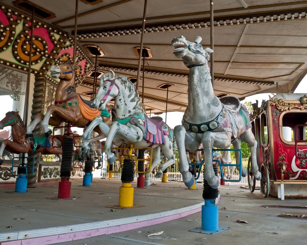 Opuštěný zábavní park Nara Dreamland v Japonsku