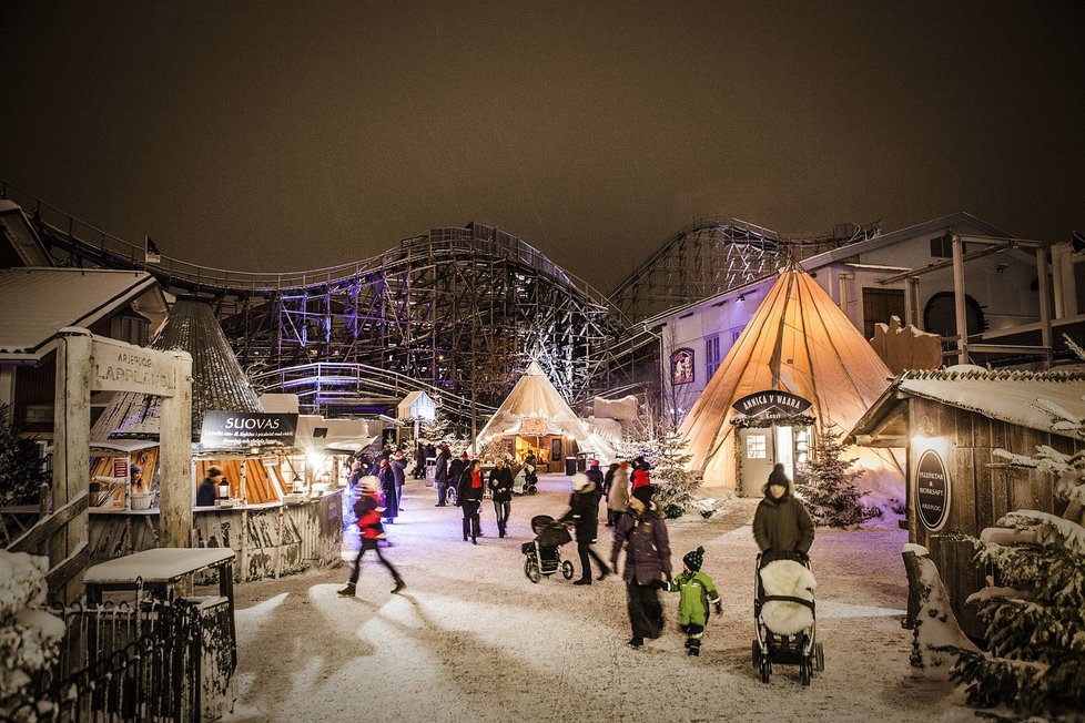 Vánoční trhy v zábavním parku Liseberg - Göteborg, Švédsko