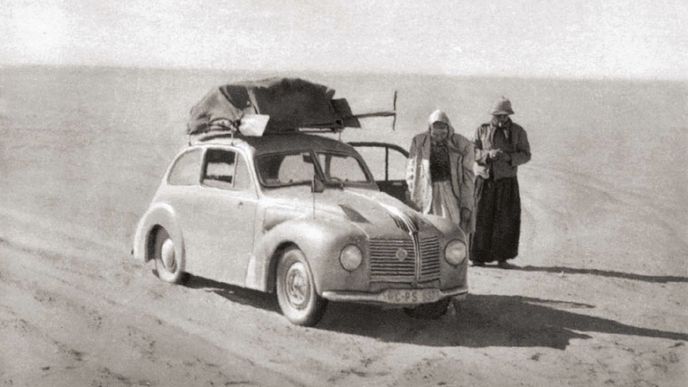 Elstnerův vůz Aero Minor uprostřed Sahary v roce 1947.