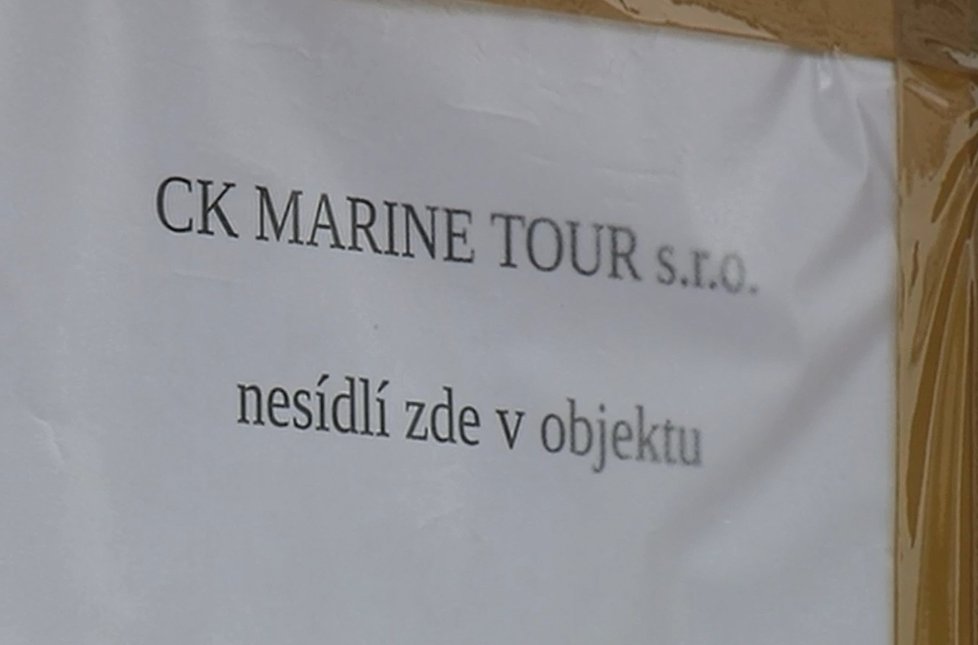 Cestovní kancelář Marine Tour už za sebou maže stopy.