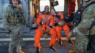 Vesmírné dálky pokořeny. Posádka Artemis II se po desetidenní misi vrátila bezpečně na Zemi Vesmírné dálky pokořeny. Posádka Artemis II se po desetidenní misi vrátila bezpečně na Zemi