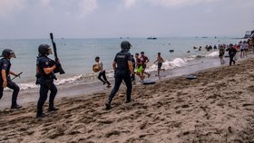 Migrační krize ve španělské Ceutě v létě 2026