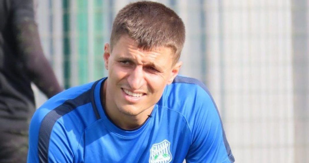 Turecký fotbalista Cevher Toktas udusil vlastního syna