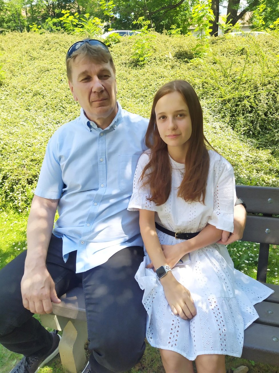Studentka pedagogické školy Aneta Zouharová (16) ze Zlína s tatínkem.
