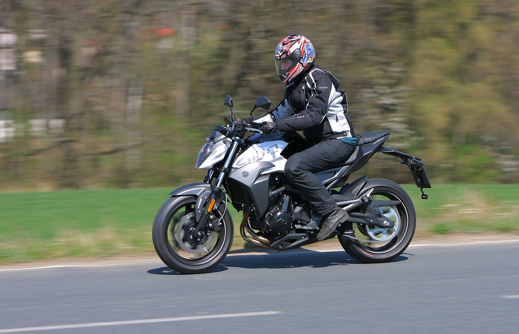 CF Moto 400NK