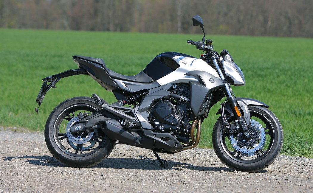 CF Moto 400NK