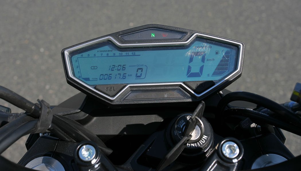 CF Moto 650NK