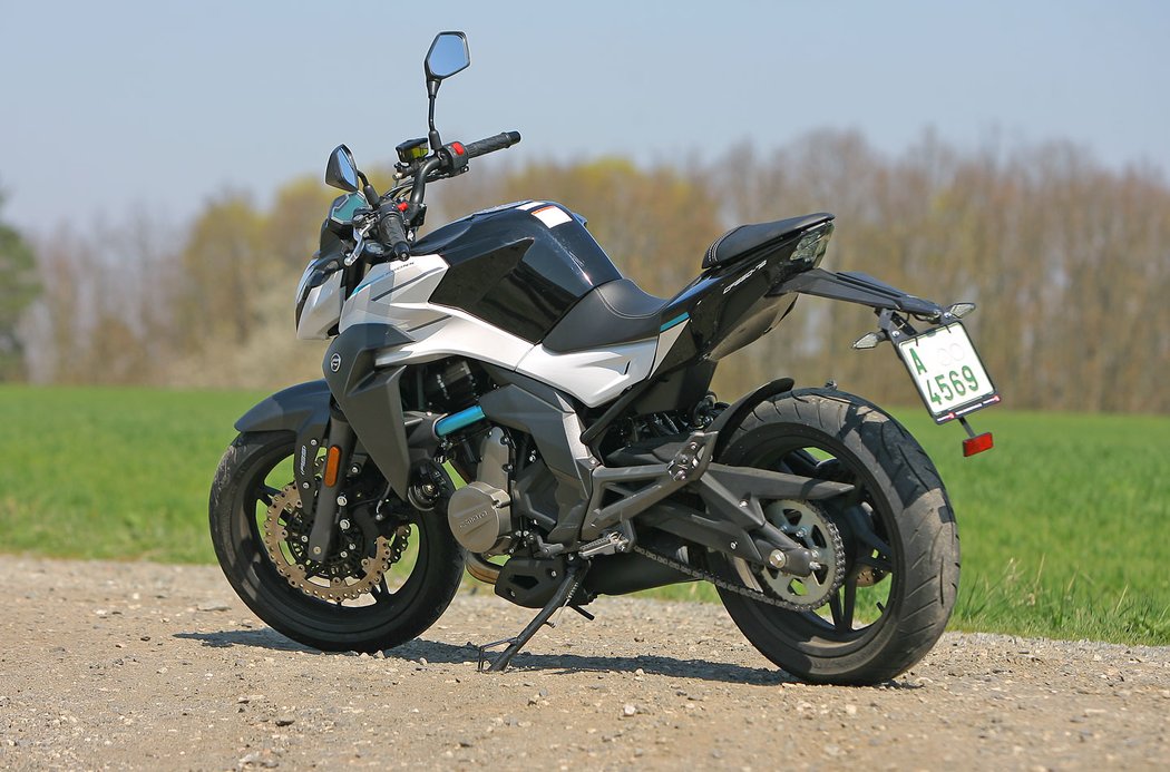 CF Moto 650NK