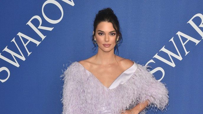 Modelka Kendall Jenner v šatech Alexandre Vauthier