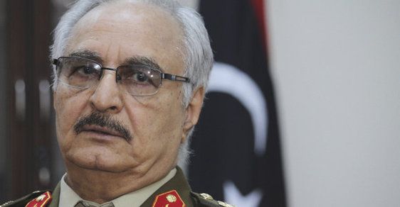 Maršál Chalífa Haftar táhne na hlavní město Libye s armádou a souhlasem arabských států