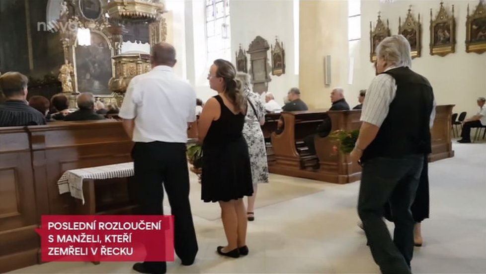Pohřeb manželů, kteří zahynuli při silné bouři na řeckém poloostrově Chalkidiki