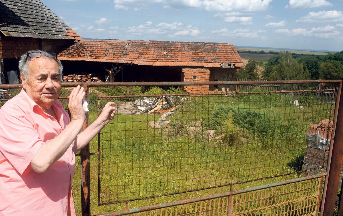 2012: „Tady byla kadibudka, ten zděný záchod ale také není špatný...“