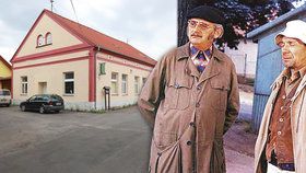 Hospoda z legendárního seriálu Chalupáři v současnosti funguje jako výrobna psího žrádla. Z budovy se šíří silný zápach a obyvatelé proti firmě sepisují petici.