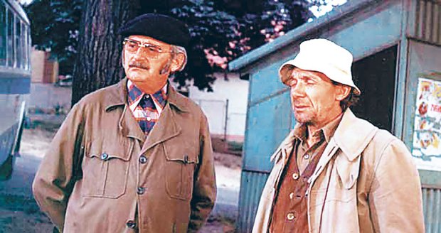 Chalupáři Jiří Sovák (Evžen Huml) a Josef Kemr (Bohouš Císař)