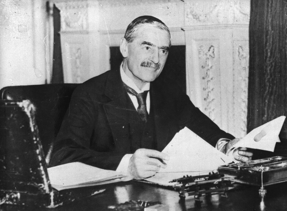 Bývalý britský premiér Neville Chamberlain
