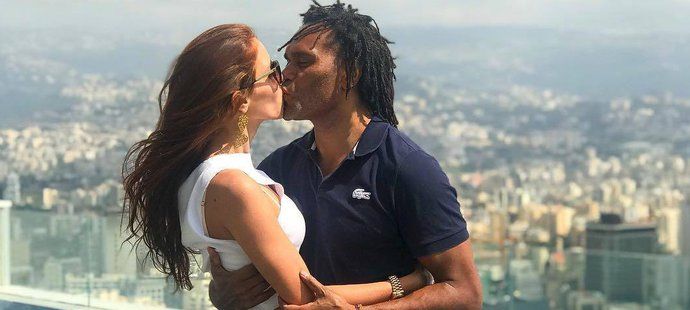 Libanonská sjezdařka Jackie Chamounová s manželem Christianem Karembeuem