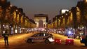 Slavné pařížské náměstí Champs-Élysées, které trápí hustý automobilový provoz, se má po roce 2024 proměnit v obrovskou zahradu. Paříž investuje do revitalizace 250 milionů eur, asi 6,5 miliardy korun.