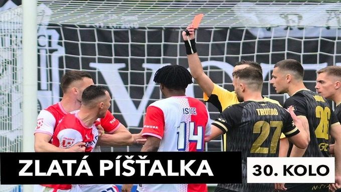 VAR zachránil zápas i rozhodčího v Olomouci, Černý měl být v Hradci pozornější VAR zachránil zápas i rozhodčího v Olomouci, Černý měl být v Hradci pozornější