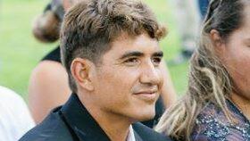 Kolegové plavčíci si všimli jak jeho tělo bezvládně pluje v obrovské krvavé skvrně