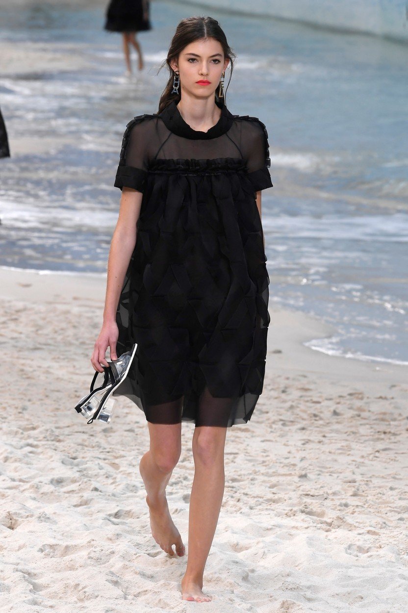 Plážová módní show Chanel Spring Summer 2019