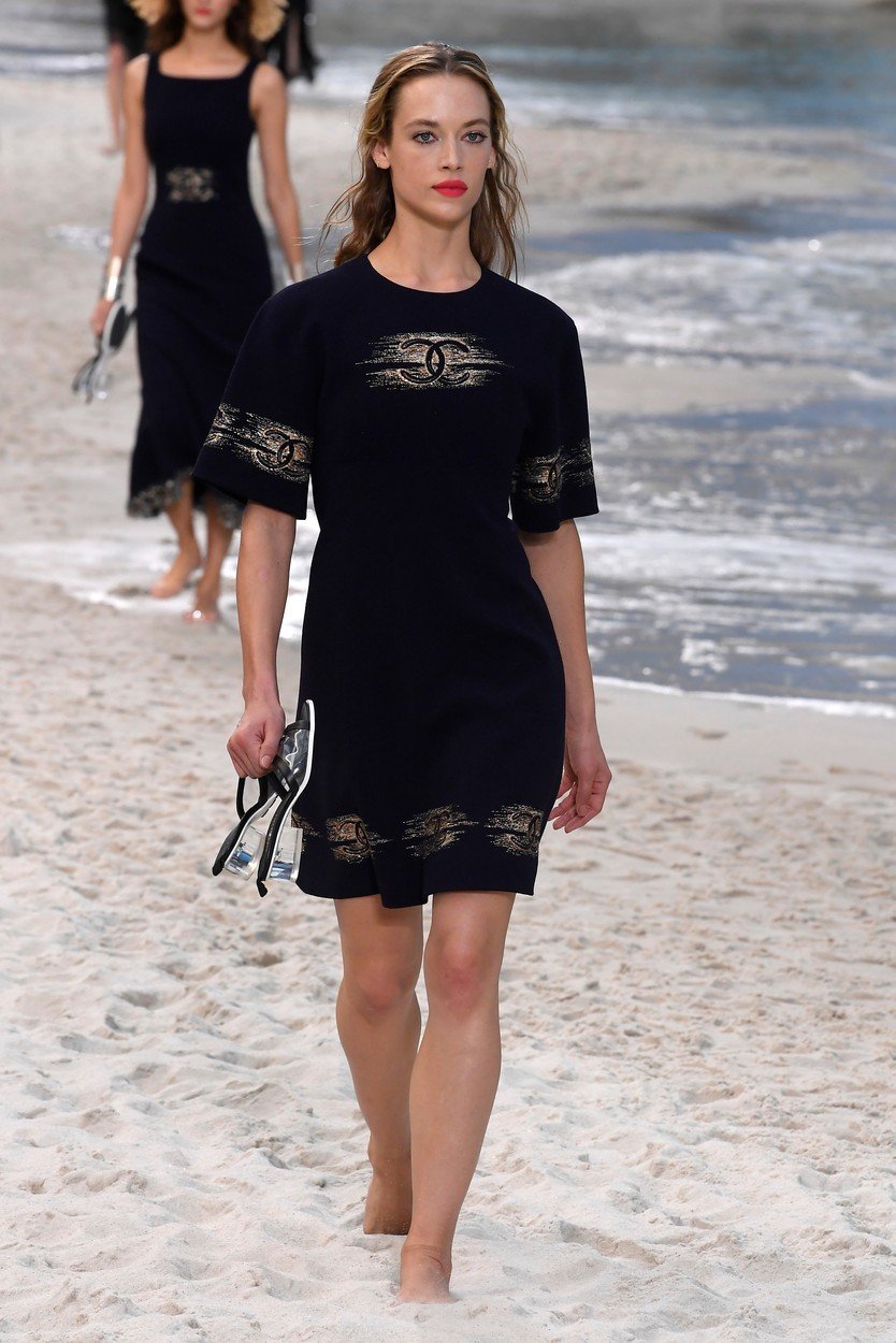 Plážová módní show Chanel Spring Summer 2019