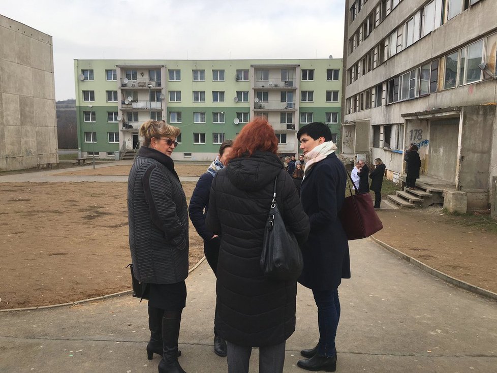 Poslanci sociálního výboru ve Sněmovně navštívili na výjezdním zasedání v únoru 2019 mostecké sídliště Chanov.
