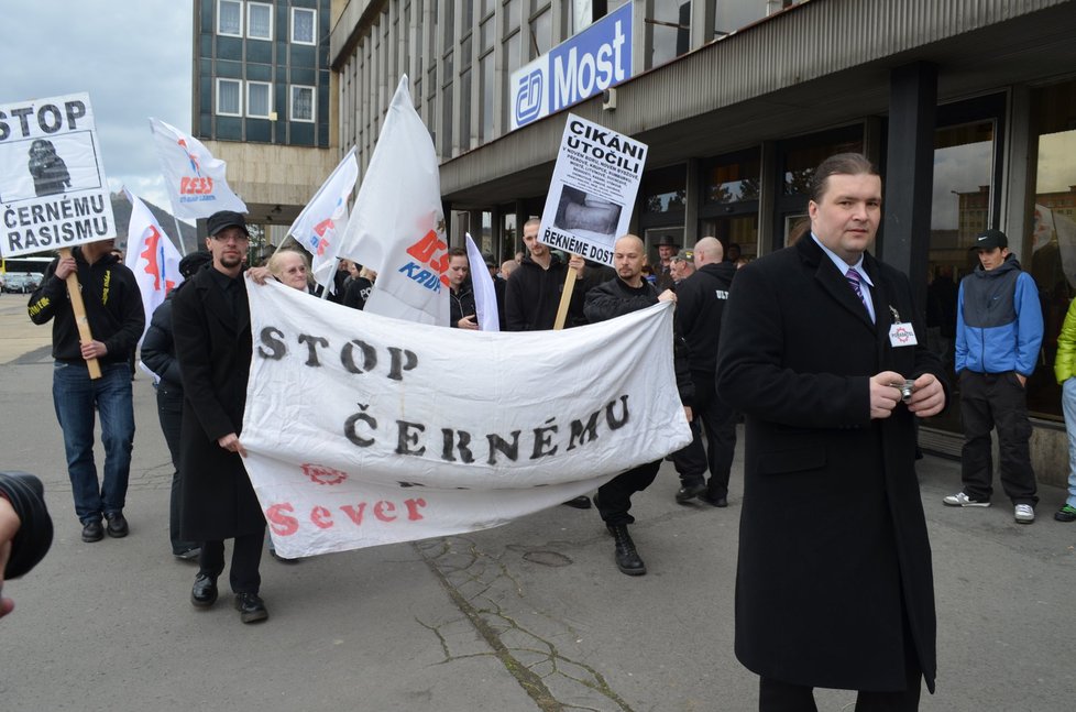 Pravičáci vyšli se zpožděním kvůli policejní kontrole