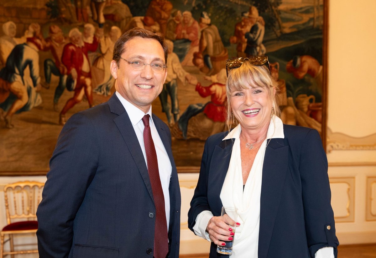 Chantal Poullain s francouzským velvyslancem. 
