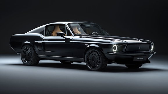 Britský Charge opět předvádí elektrický Mustang 1967, tentokrát v produkční verzi