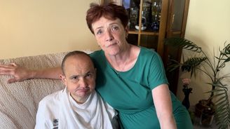 Charitativní bazar v Divadle Na Maninách pomůže handicapovanému Jaroslavovi. Přispějí i známé osobnosti