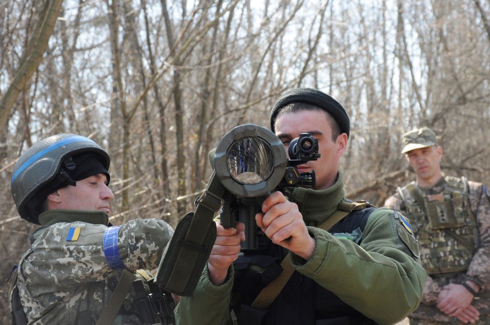 Válka na Ukrajině: Ukrajinští vojáci v Charkově (9.5.2022)