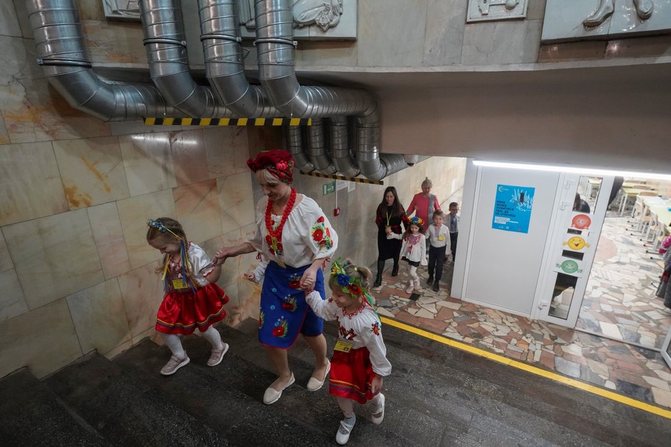 Školní vyučování v metru v Charkově (20.1.2024)