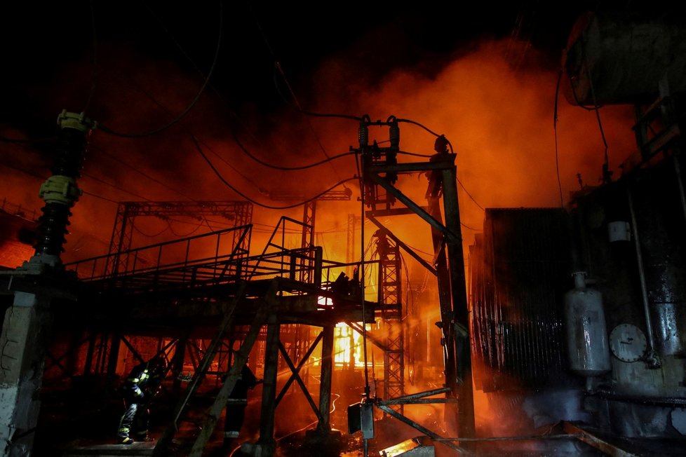 Válka na Ukrajině: Masivní požár v Charkově