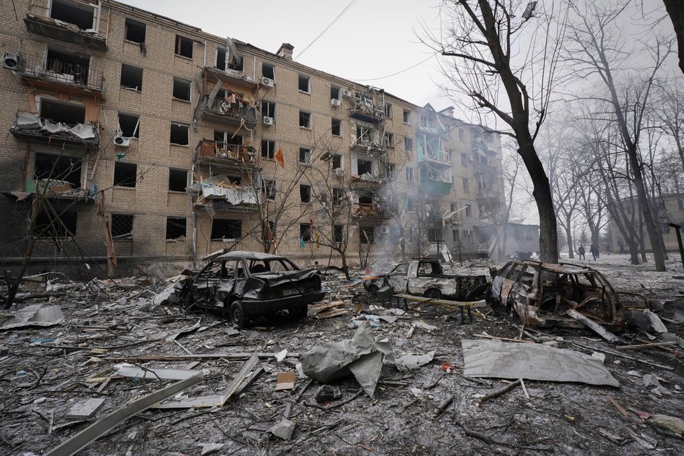 Ruské bombardování ničilo paneláky v Charkově (23. 1. 2024).