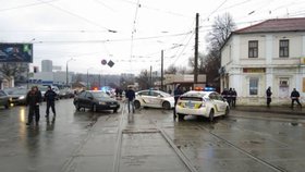 Drama v Charkově: Útočník si vzal za rukojmí 11 lidí včetně dvou dětí.