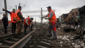 Charkov: Následky ruského úderu na nákladové nádraží