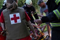 ONLINE: Osm obětí po útoku Rusů v Lysyčansku, čtyři mrtví v Charkově. A zraněné děti