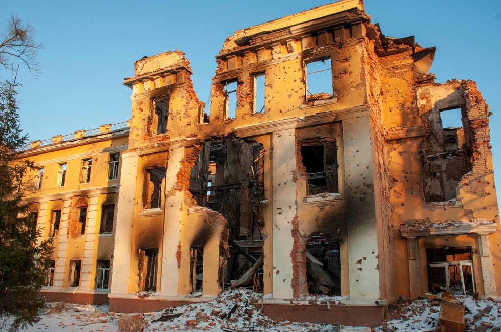 Trosky budov po ostřelování ukrajinského Charkova (11. 3. 2022)