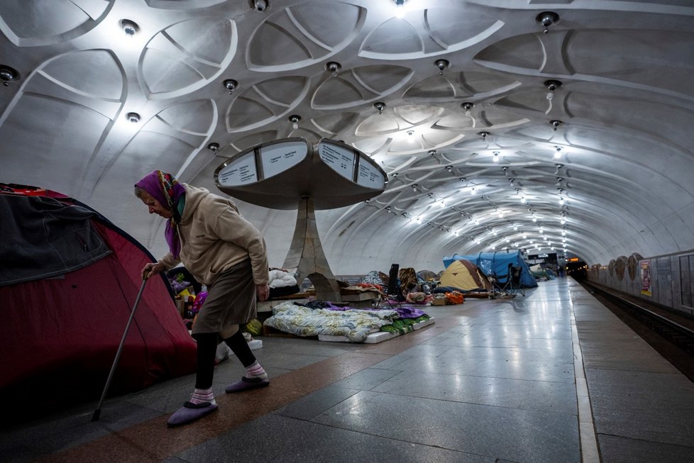 Válka na Ukrajině: Bombový úkryt v Charkově? Staré dobré metro (12.5.2022)
