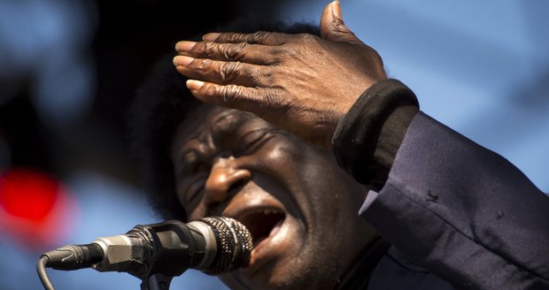 Zemřel americký zpěvák Charles Bradley (†68): Podlehl rakovině.