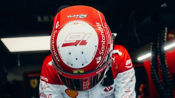 Charles Leclerc vydražil své vybavení na pomoc obyvatelům regionu Emilia-Romagna