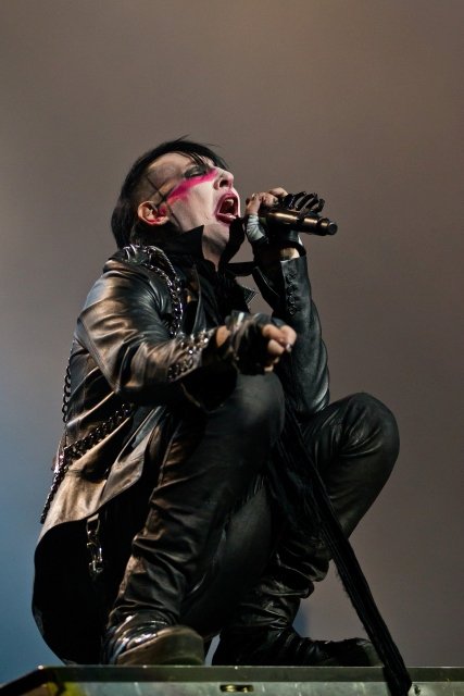 Marilyn Manson se nechal Charlesem Mansonem inspirovat hodně. Jeho umělecké příjmení má po něm.