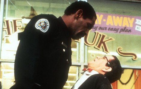 Charles »Bubba« Smith proslul coby obr Hightower v Policejní akademii.