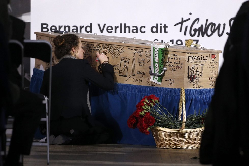 Poslední rozloučení s Tignousem, obětí z redakce Charlie Hebdo
