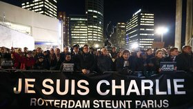 Pieta za oběti pařížského teroru v nizozemském Rotterdamu