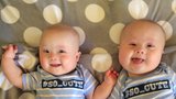 Jsou jak časovaná bomba, říká o dvojčatech s Downovým syndromem jejich matka