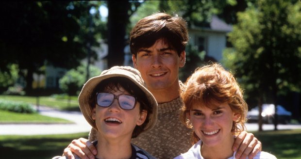 Natáčení filmu Lucas: zleva Corey Haim, tehdy 21letý Charlie Sheen a Kerri Green.