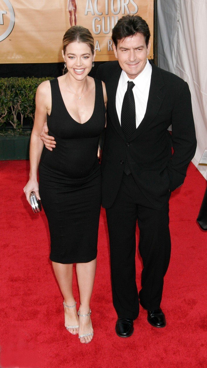 Charlie Sheen a Denise Richardsová. 