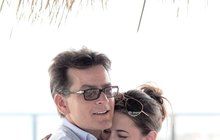 Charlie Sheen (47): Randí s pornoherečkou! Odvážné foto uvnitř!